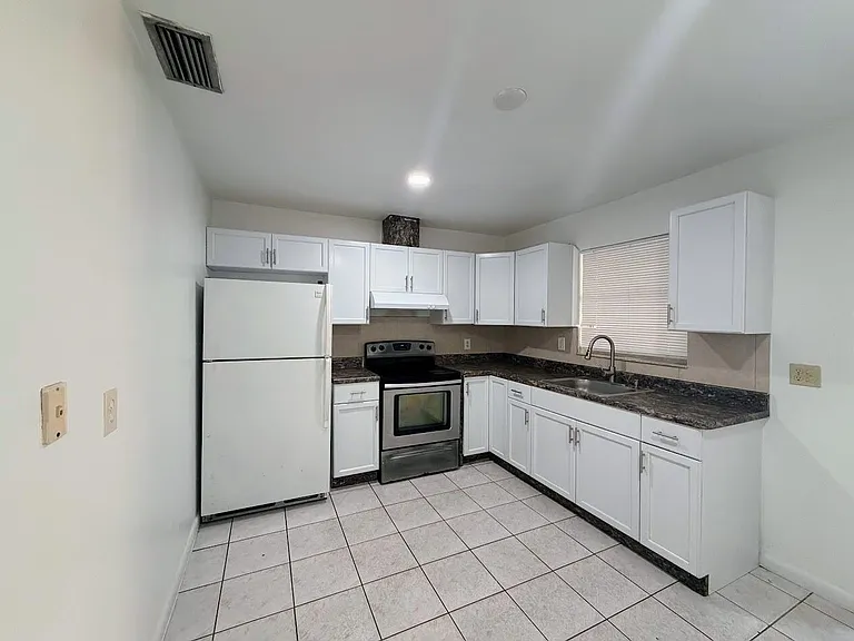 5899 Mango Rd — Photo 1