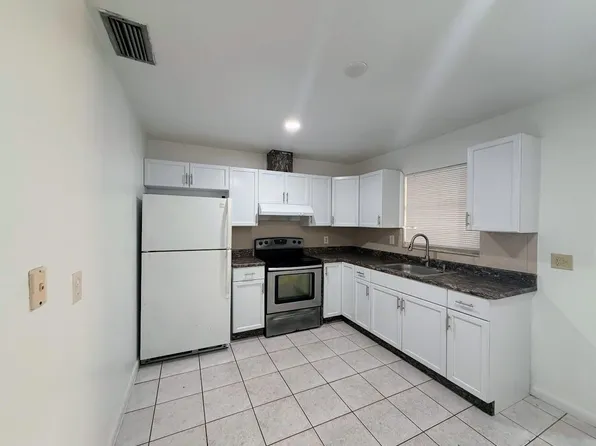 5899 Mango Rd, West Palm Beach, FL 33413