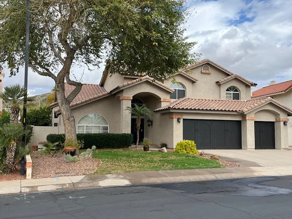 6308 W Melinda Ln