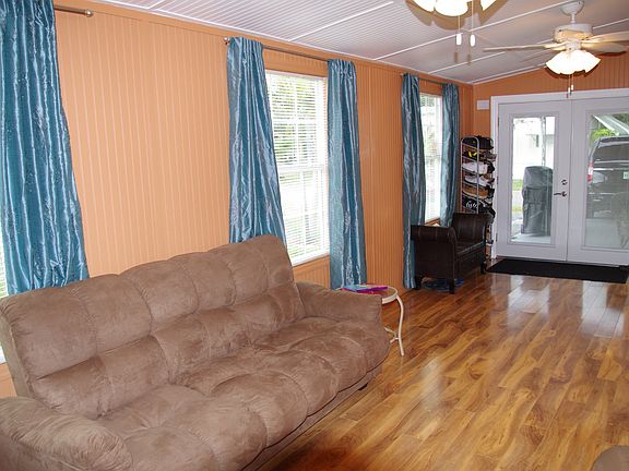 5th image of 243 Windsor Ct