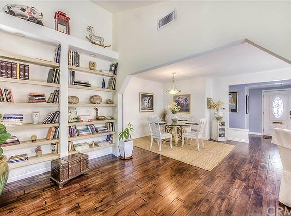 5th image of 621 S Hacienda St