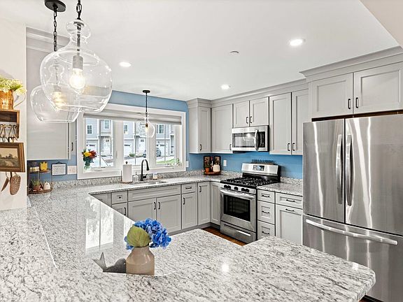 4th image of 50 Tonella Road #1