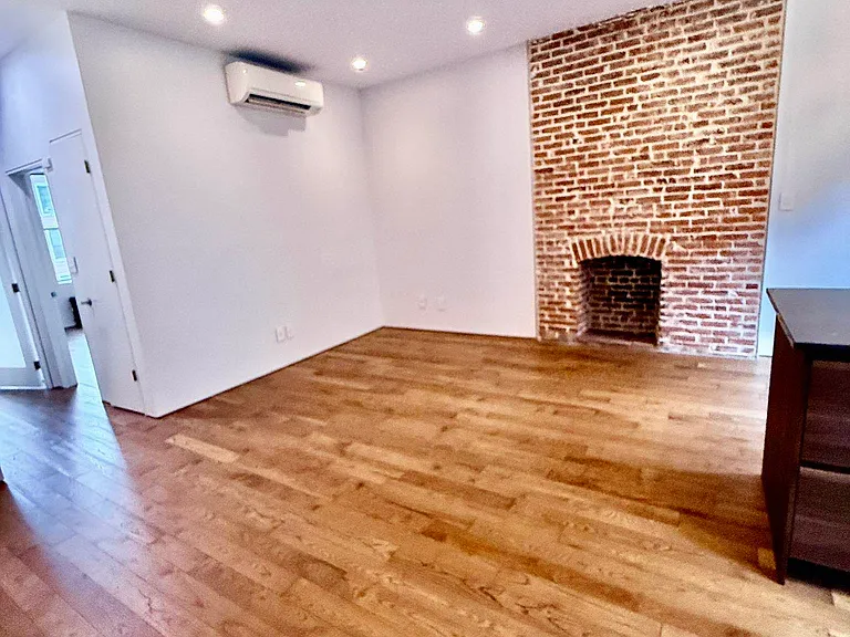1587 2nd Ave #3F — Photo 5