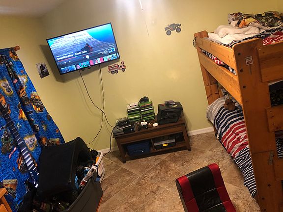 Den/5th bedroom