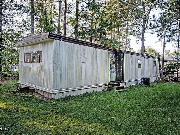 5th image of 333 Lake Harbor Rd