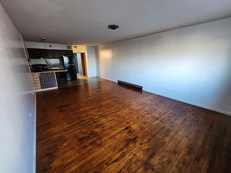 1217 Moss St — Photo 3