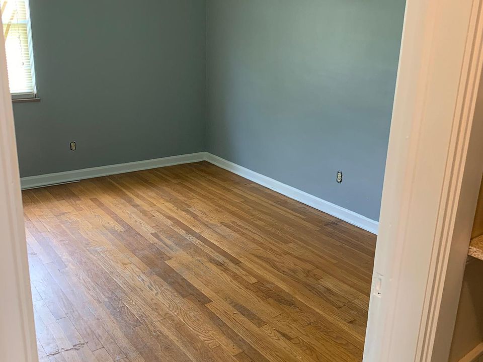 2nd image of 17001 Holly Hill Dr