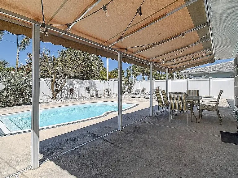 2800 E Vina Del Mar Blvd — Photo 6