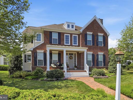 1154 Edgemoor Ct, Lancaster, PA 17601
