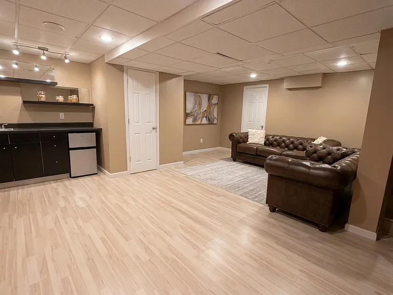 81 E Thomas Ct — Photo 19