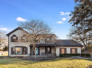 38W451 Hopps Rd, Elgin, IL 60124