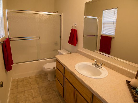 4th image of 3705 Vinewood Dr