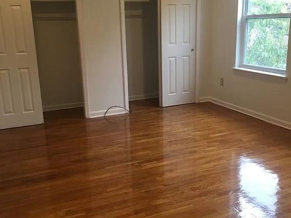 5th image of 122 Logan Ave Floor 1