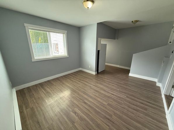 2 bedroom rental in Abbotsford — photo 5