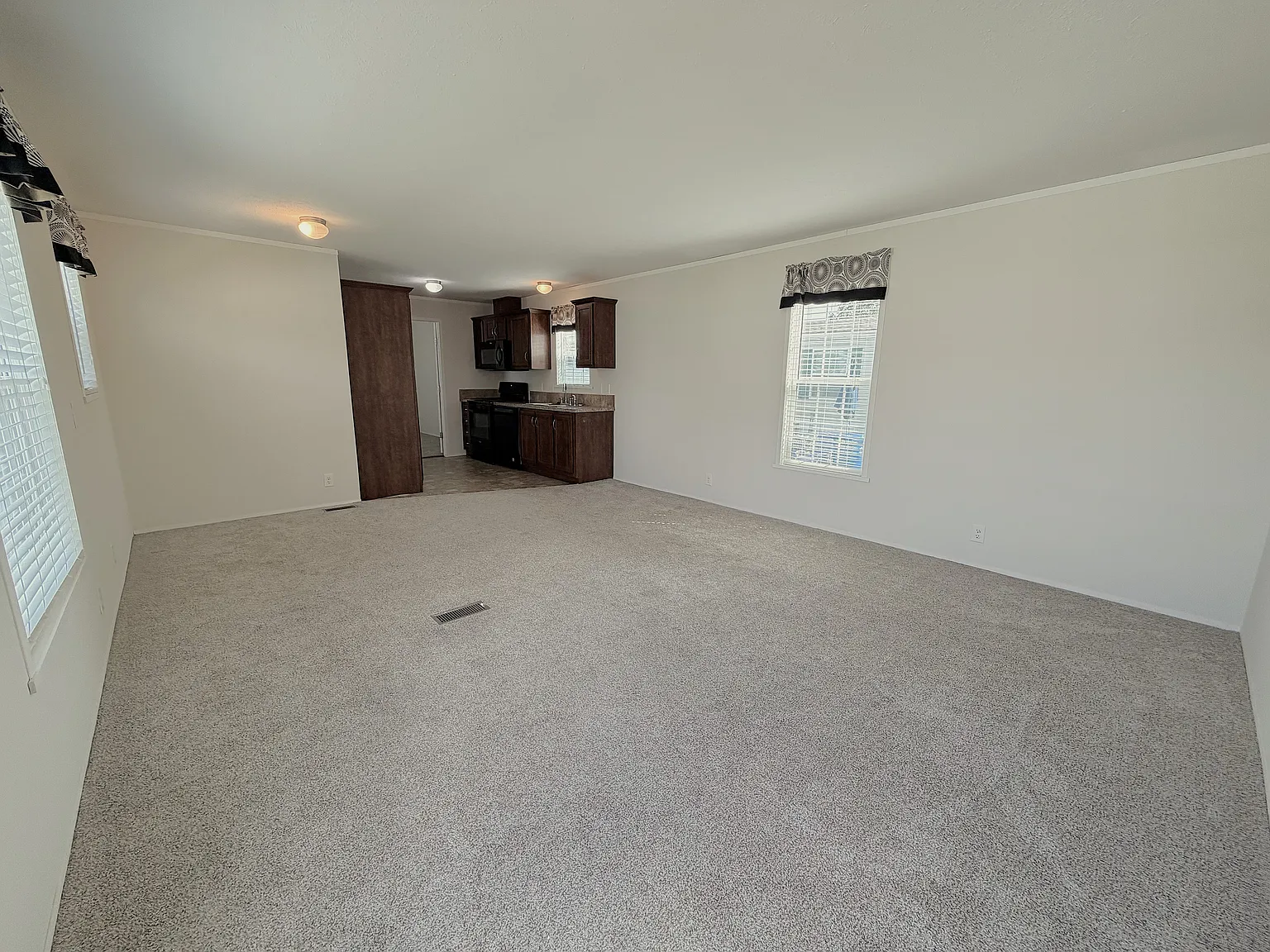 2 bed, 960 sqft, $1,289 — Photo 2