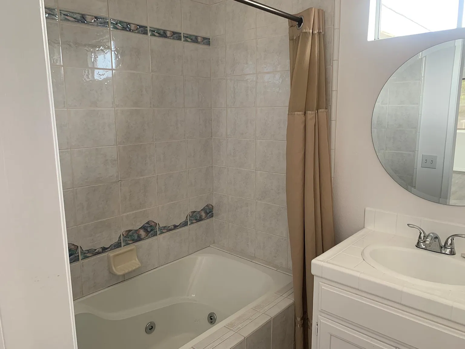 2401 Heather Ave — Photo 1