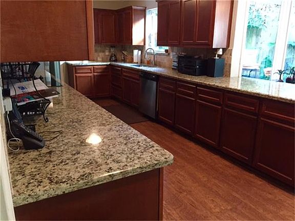 5th image of 8886 Chatsworth Dr