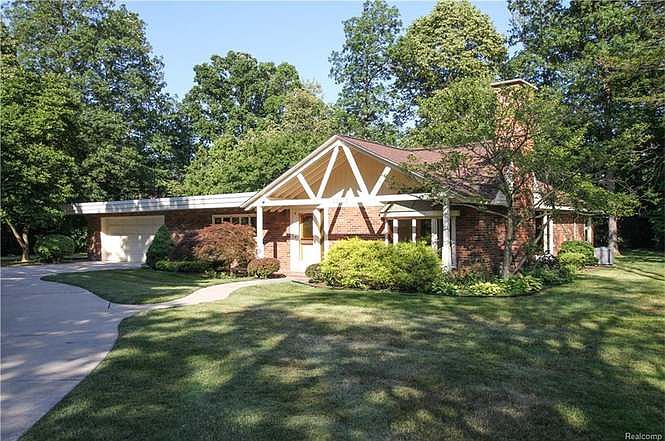 1st image of 28378 Park Hill Blvd
