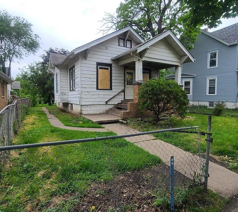 1st image of 485 S Rosewood Ave