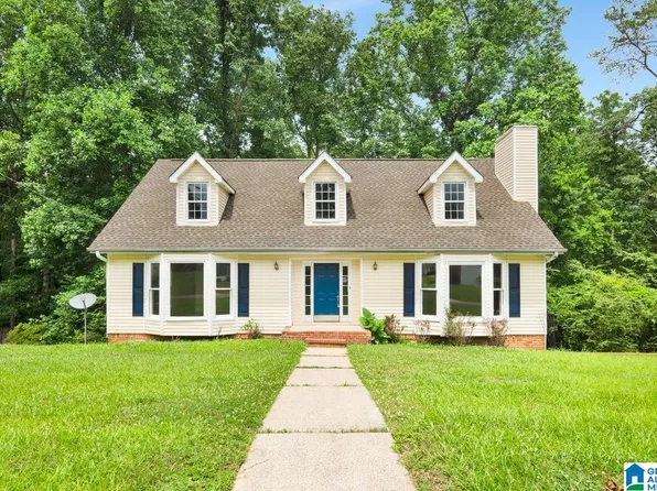 711 13th Ct, Pleasant Grove, AL 35127