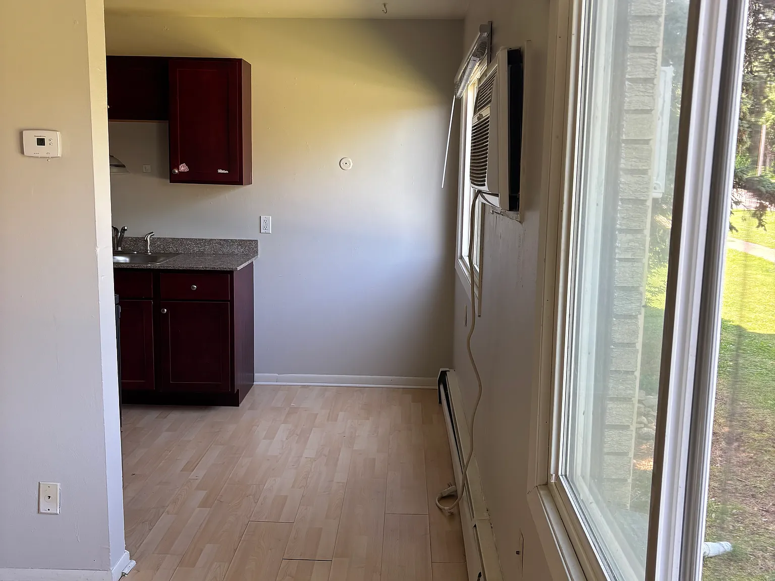 1 bed, 750 sqft, $1,075 — Photo 2
