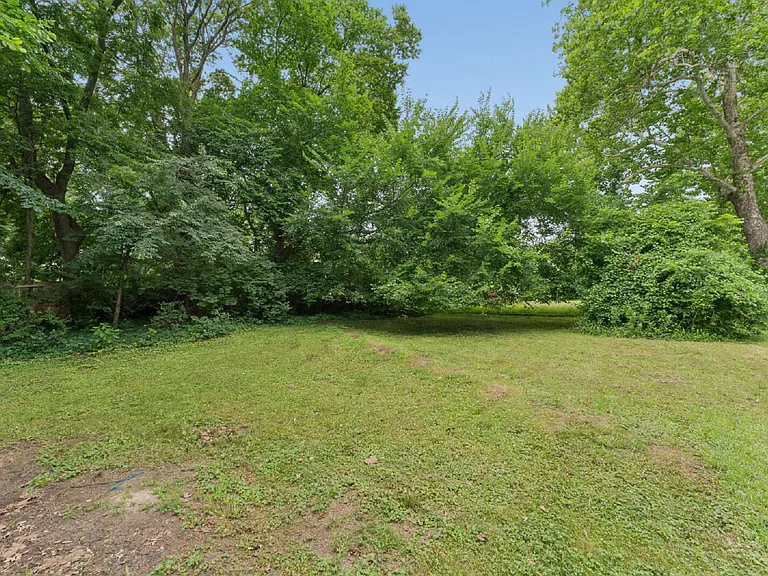 7036 Willow Ave — Photo 32