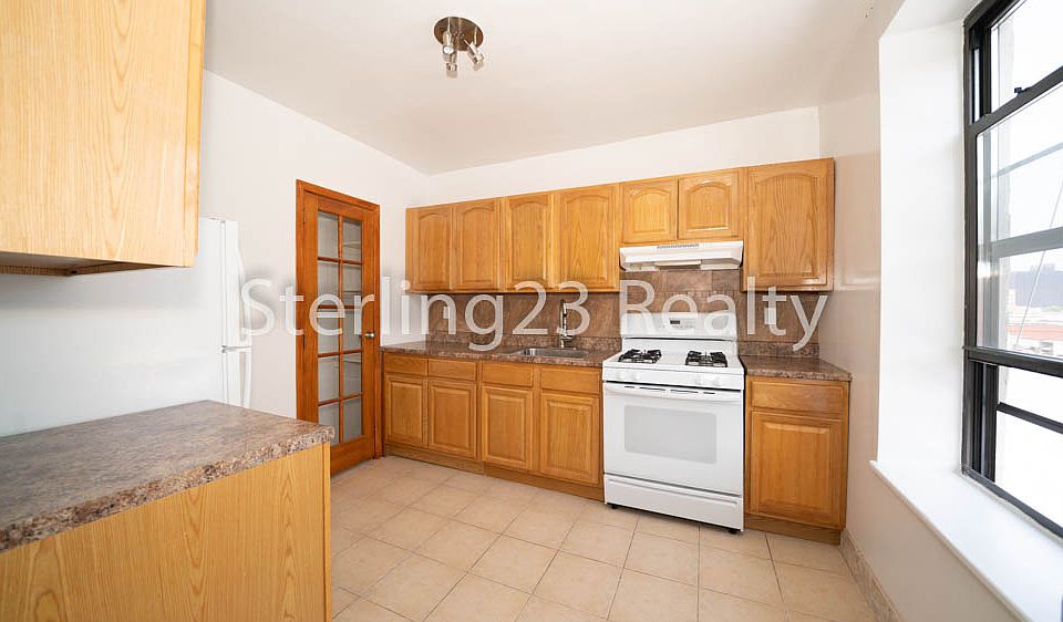1st image of 3944 24th St APT 7C