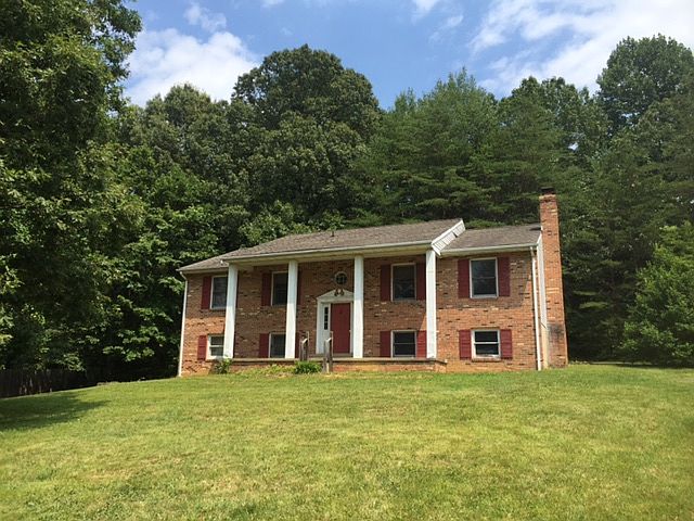 1st image of 15 Dacey Ln