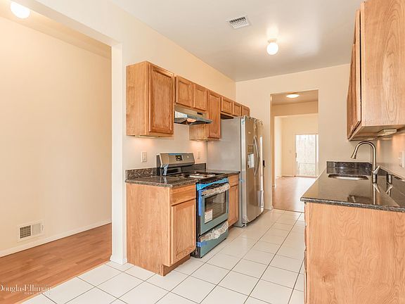 3rd image of 158 Kettles Ln