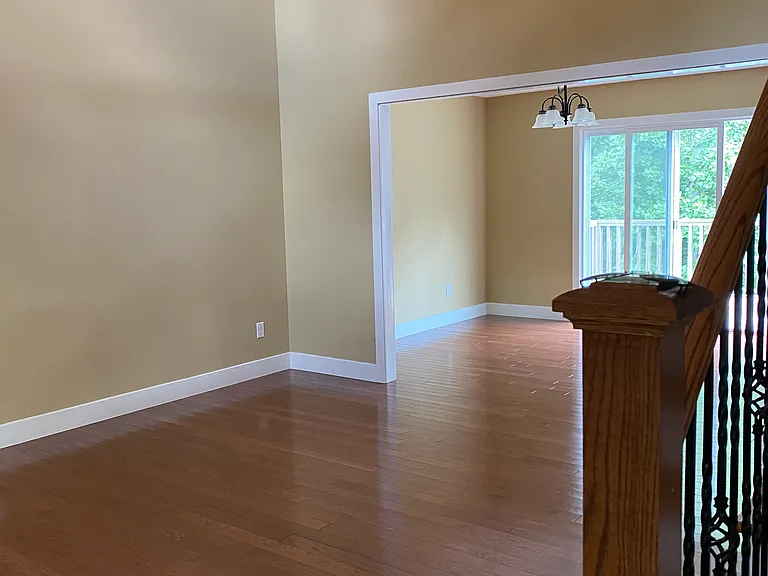 399 Ellis Ave — Photo 4