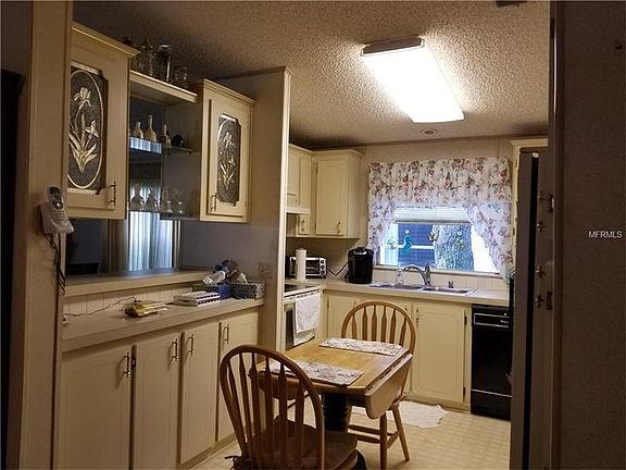 5th image of 10203 King Oak Dr