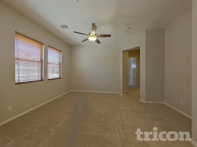 1225 N 36th St #2041 — Photo 2