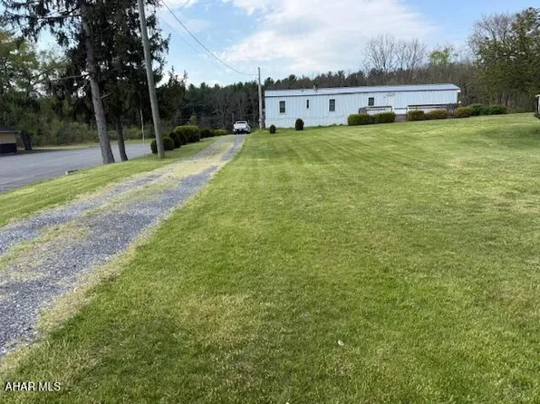 3890 Pitt St, Schellsburg, PA 15559