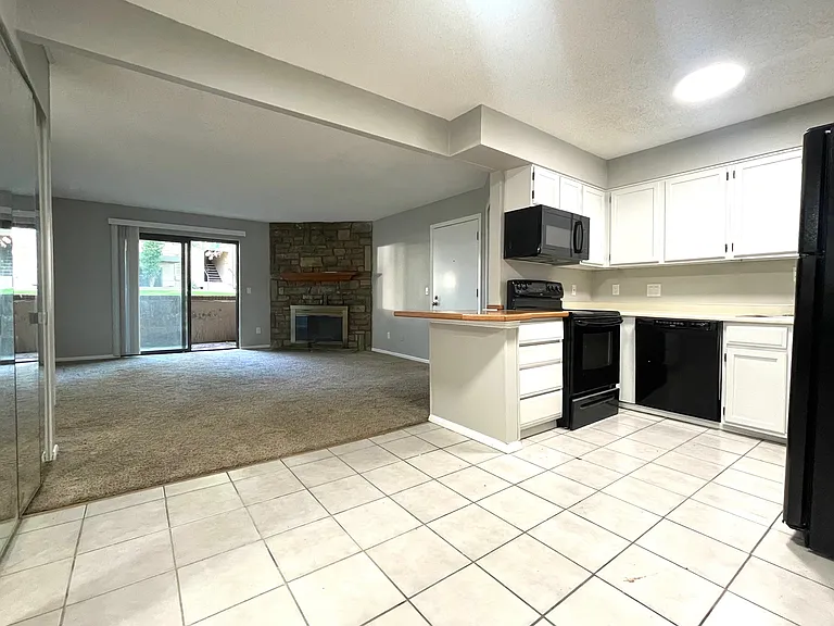 429 Wright St #106 — Photo 9
