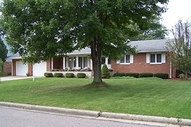 1st image of 68 Renfrew Dr