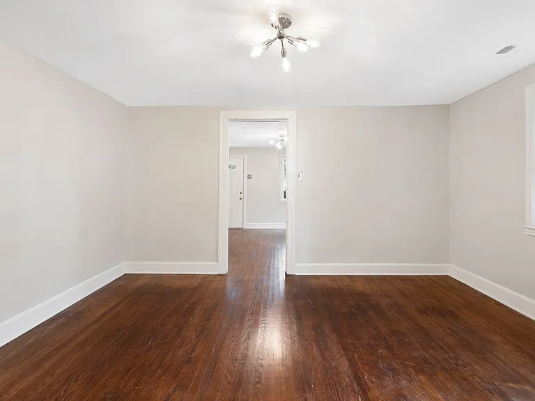 1105 SW Sauls St — Photo 9
