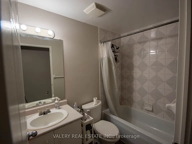 626 1st St #101 — Photo 8
