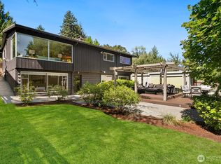 10040 35th Ave NE, Seattle, WA
