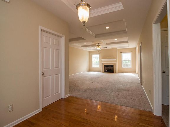 3rd image of 151 Coachman Pl