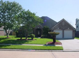 247 Plum Cir, Lake Jackson, TX 77566