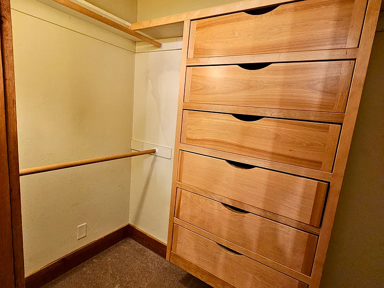 3866 Holiday Curve Dr — Photo 10