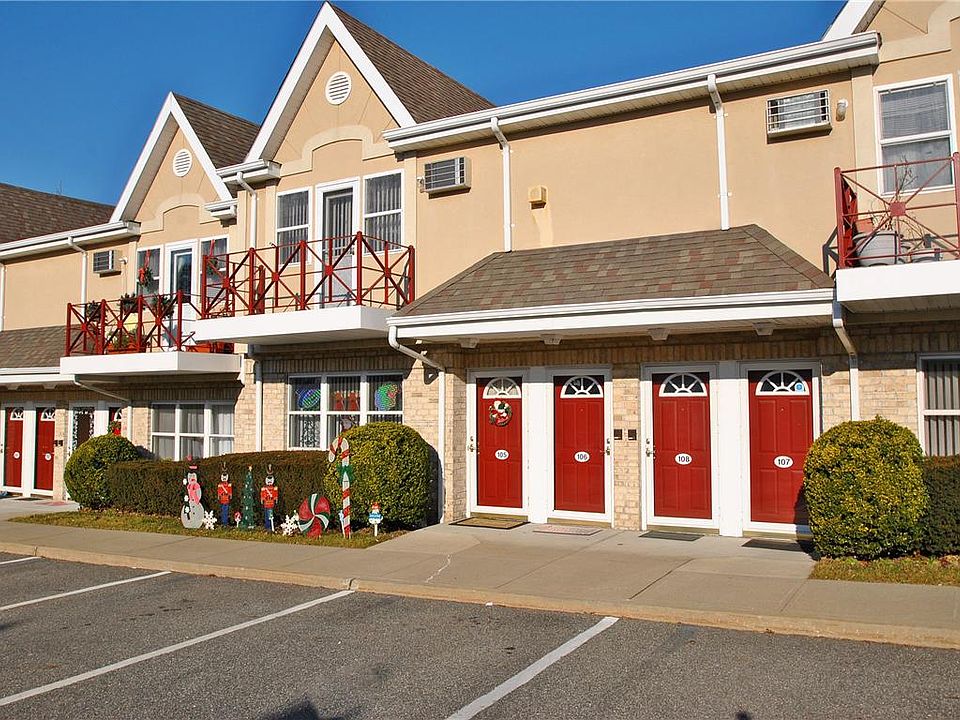 1st image of 106 Cambridge Ct