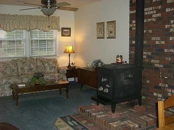 5th image of 662 Creasy Ave