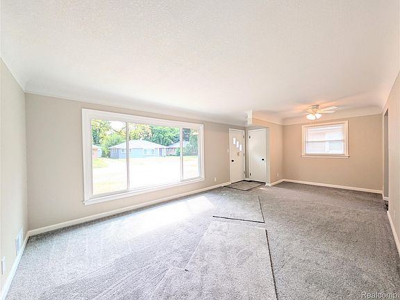 2nd image of 3010 Cheyenne Ave
