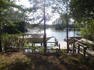 376 Porpoise Creek Rd, Deltaville, VA 23043