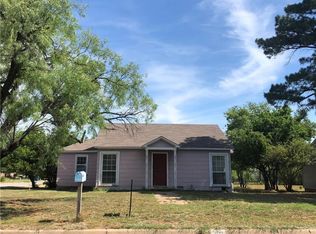 1201 Calaveras St, Graham, TX 76450