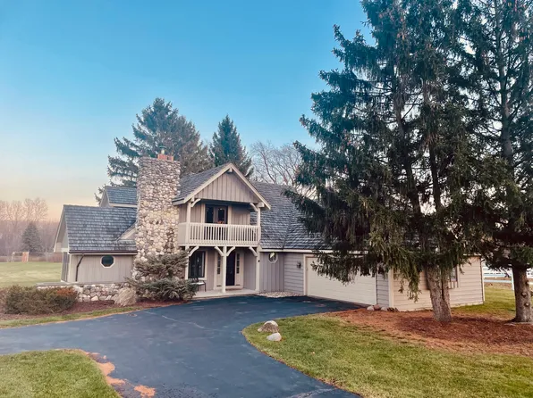 14332 Dan Patch Ln, Libertyville, IL 60048