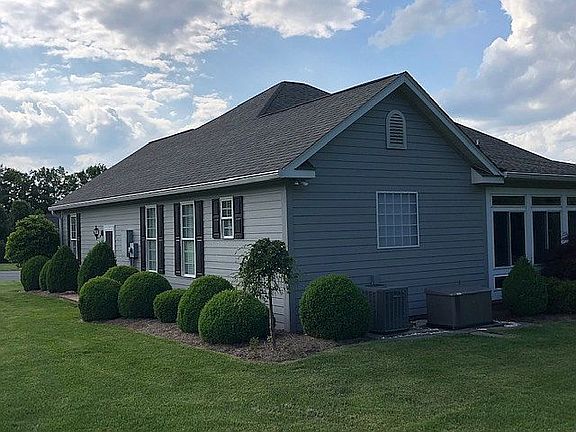 4th image of 599 White Oak Ln
