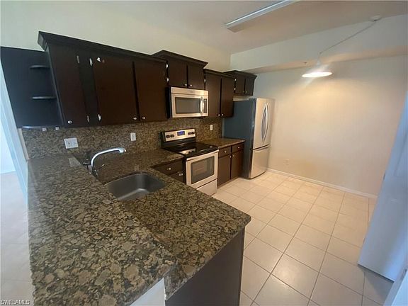 3rd image of 6401 Aragon Way APT 208