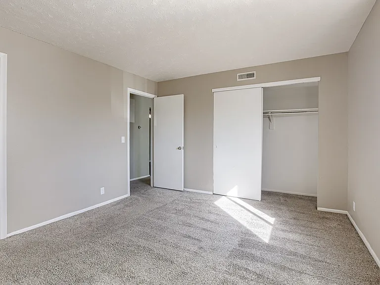 Omaha, NE Evergreen Terrace Apartments | 11A | Bedroom